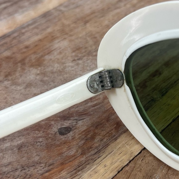 Vintage l 50s Fosta-Grantly Novelty Barbie Rockabilly Pinup Girl Cat Eye Sunnies main image 7